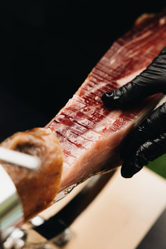 Jamón Ibérico vs Jamón Serrano. ¿Cuál es el mejor jamón de España?