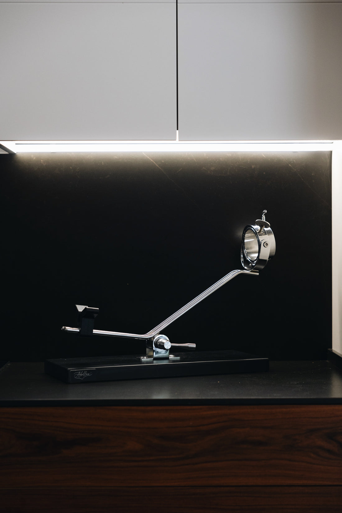 Guía completa para elegir el mejor soporte jamonero para casa.